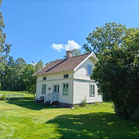 Villa Lilla Backen Hjo Exterior foto